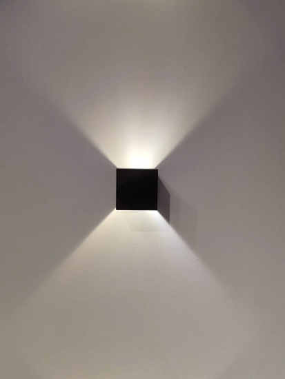 BLK.19 Inomhus V�gglampa Alu