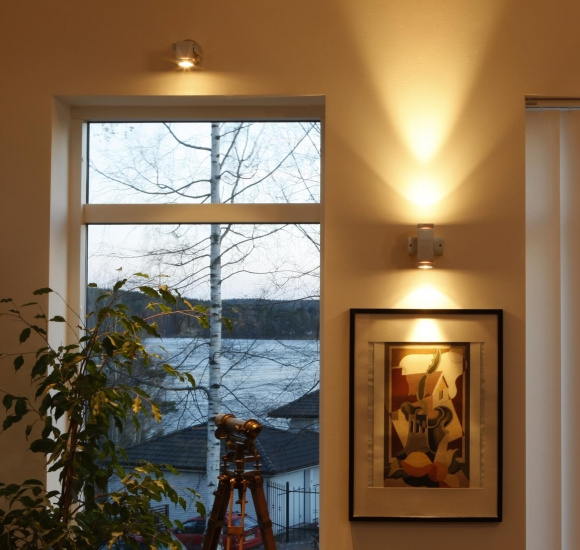 BOK.03 Lampa Utomhus V�gg Alu