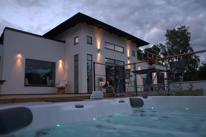 BOK.07 Utomhus V�gg White